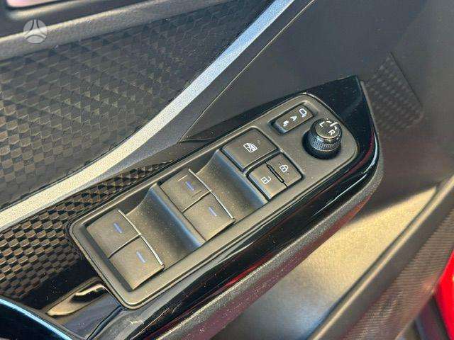 Toyota C-HR - 8