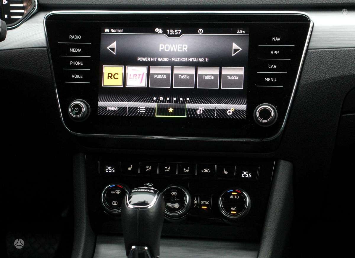 Skoda Superb, 1.5 l., hatchback