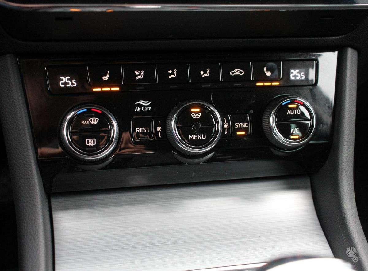 Skoda Superb, 1.5 l., hatchback