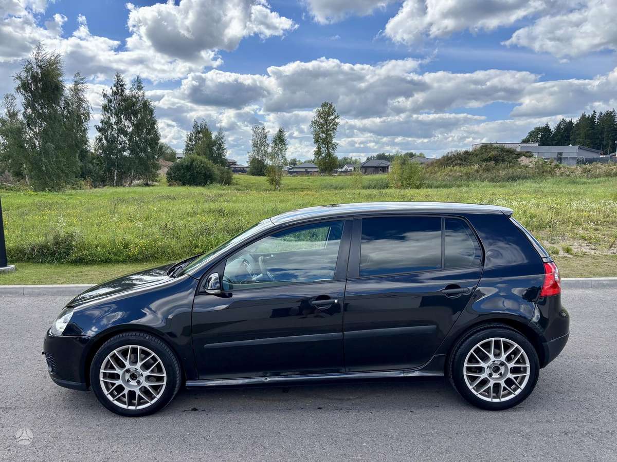 Volkswagen Golf - 6