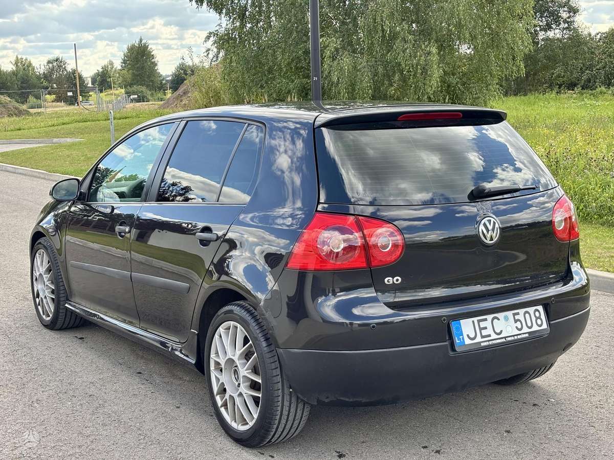 Volkswagen Golf - 5