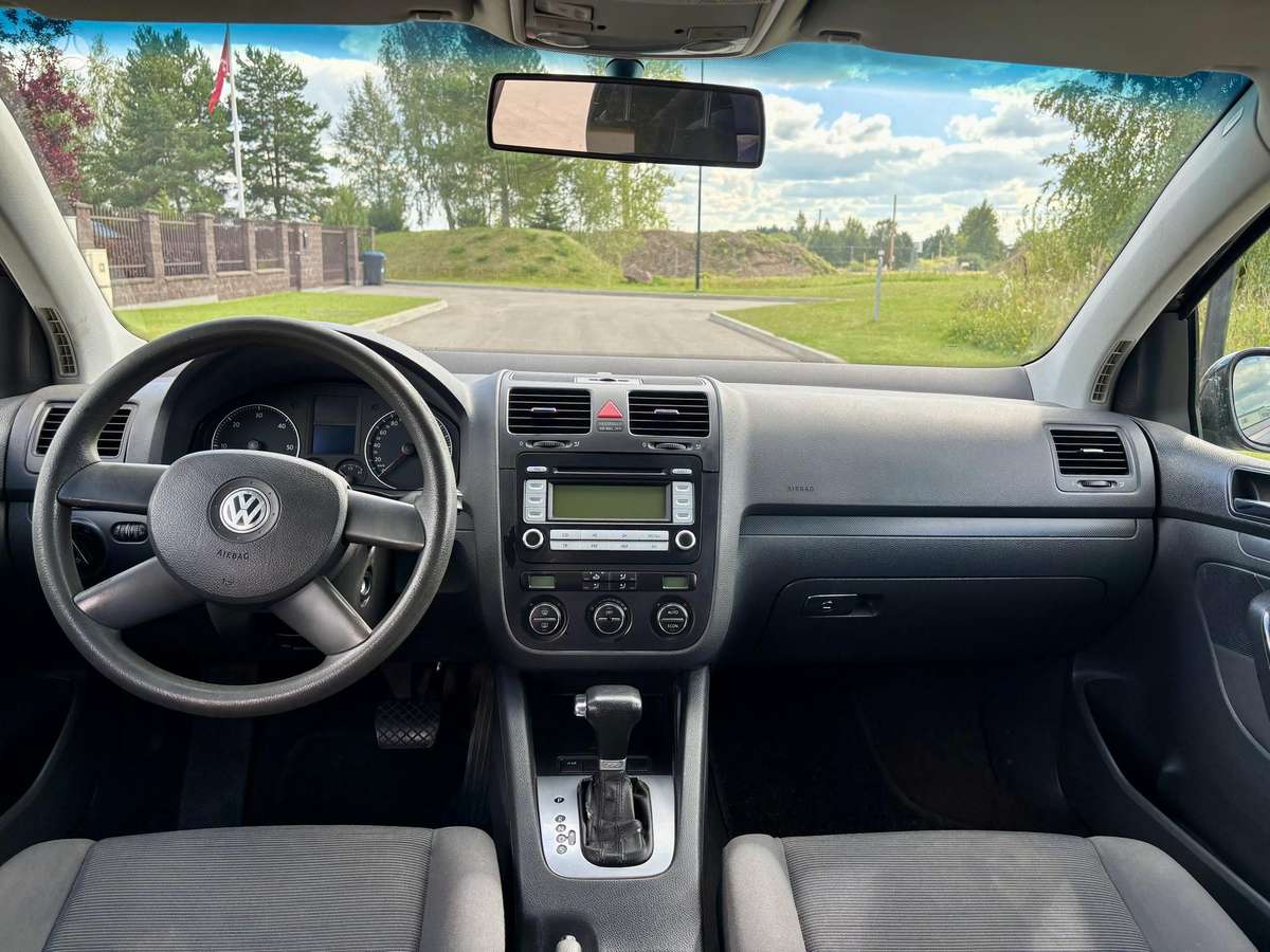 Volkswagen Golf - 9