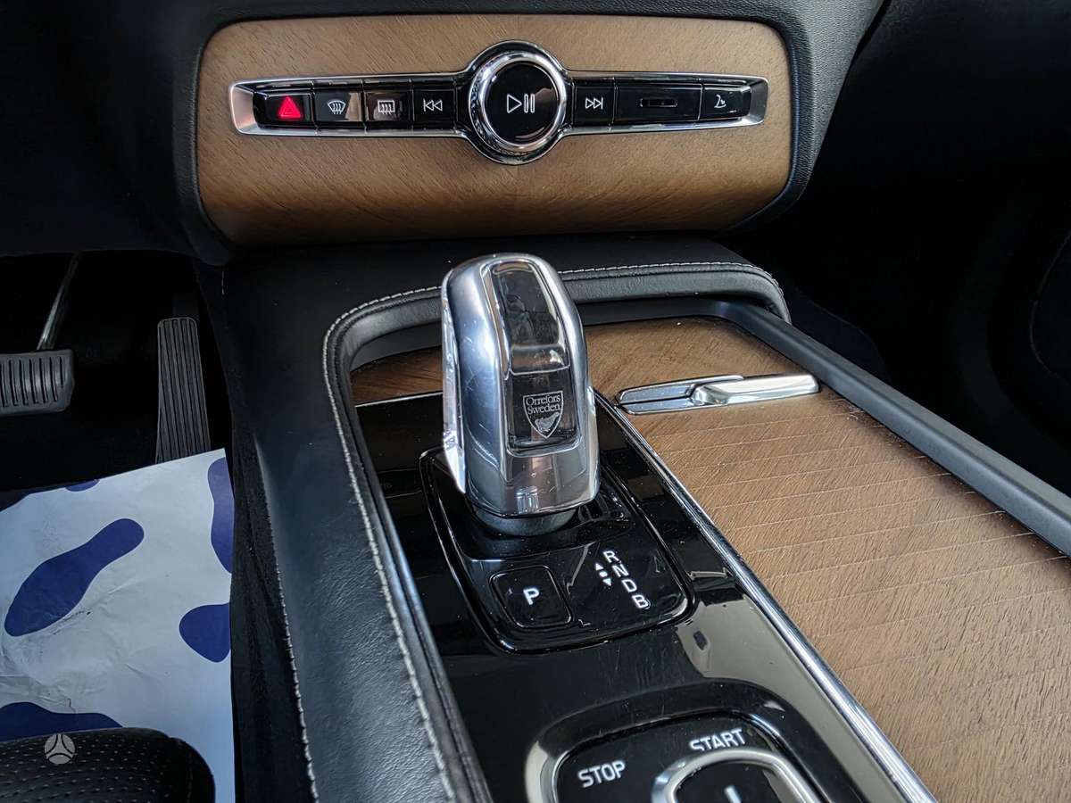 Volvo XC90 - 12