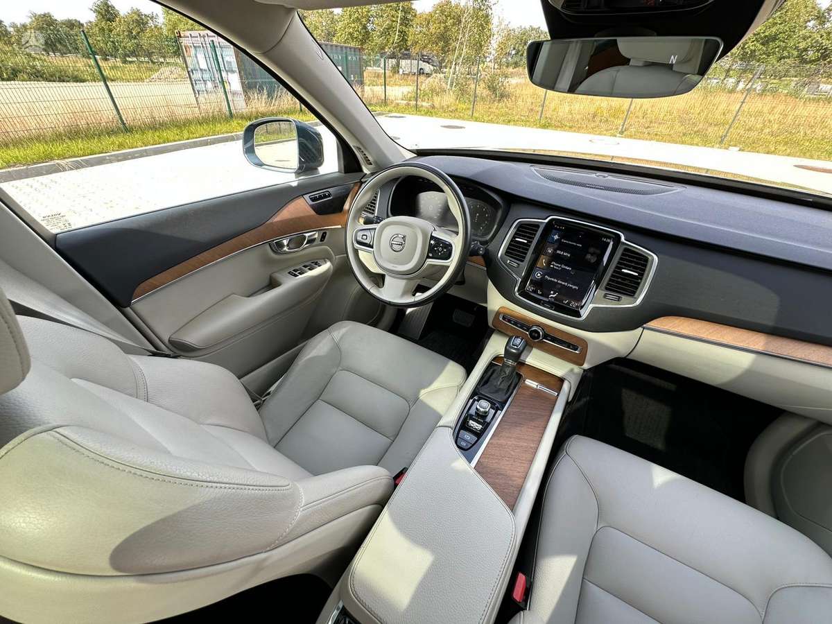 Volvo XC90 - 8