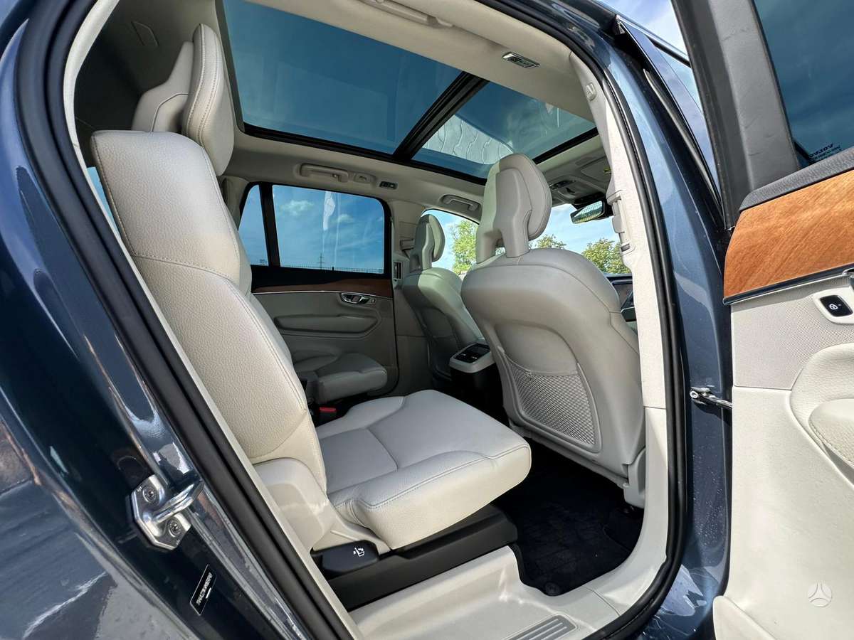 Volvo XC90 - 9