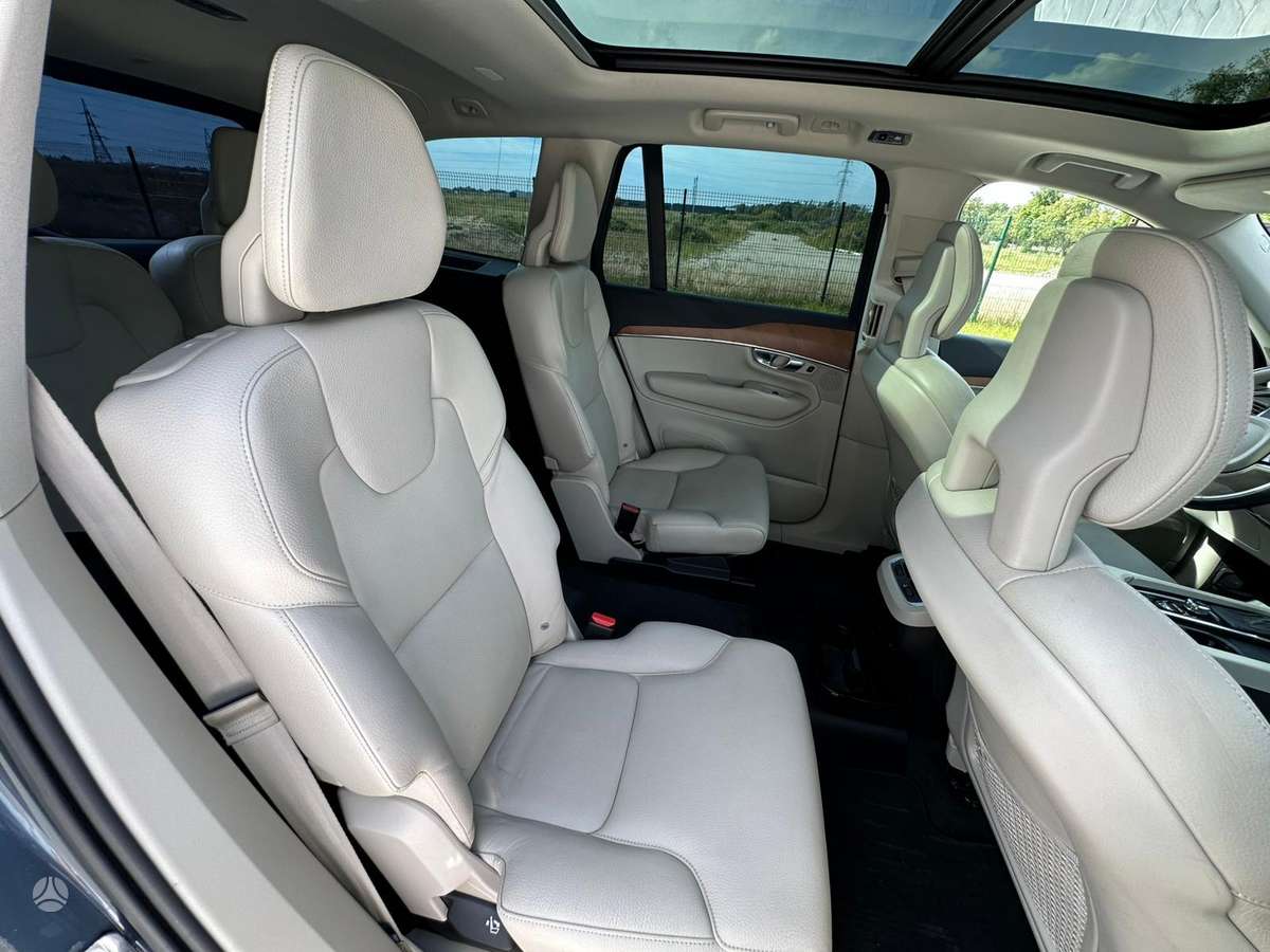 Volvo XC90 - 10
