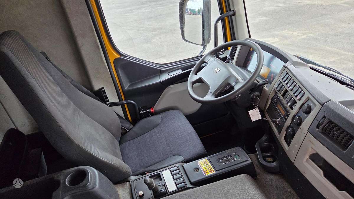 Volvo FE280 4X2, hooklift trucks