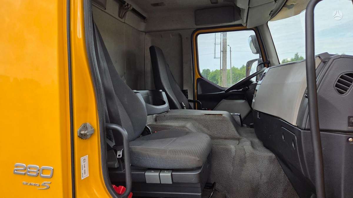 Volvo FE280 4X2, hooklift trucks