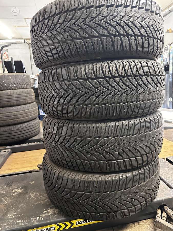 Goodyear, winter 215/50 R18