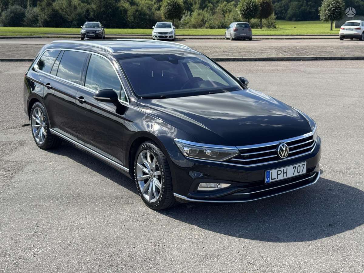 Volkswagen Passat - 1