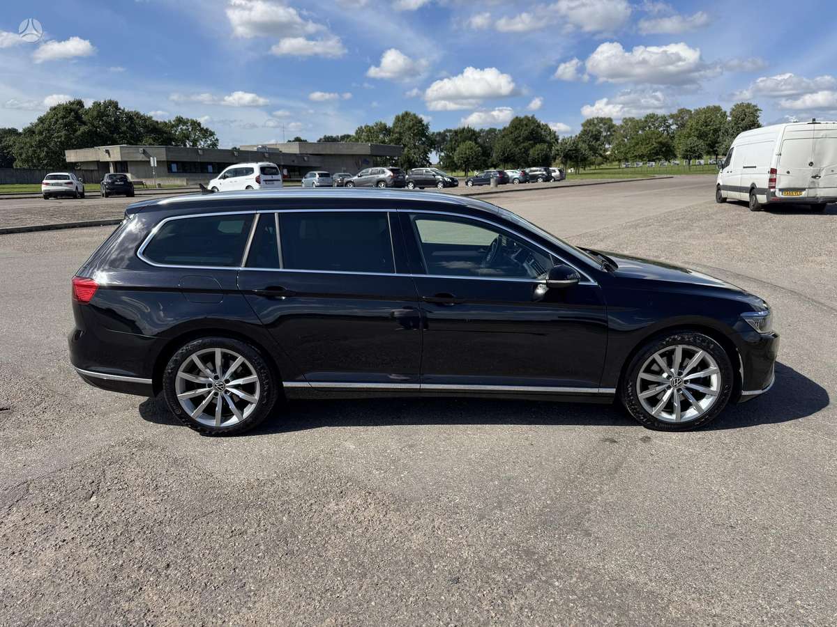 Volkswagen Passat - 2