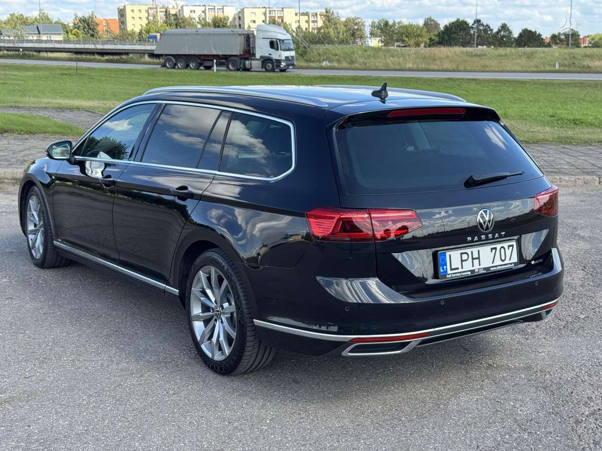 Volkswagen Passat - 4