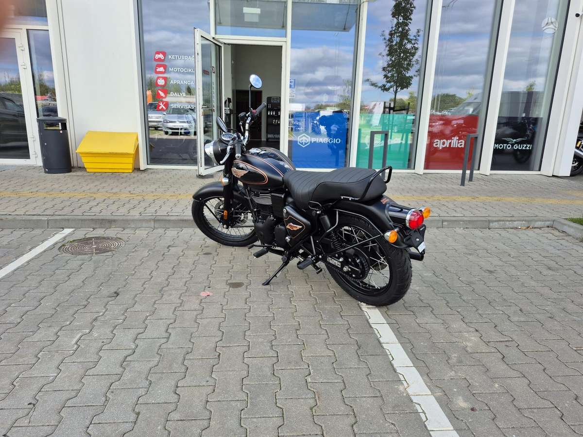 Royal Enfield Bullet 350cc, street / classic