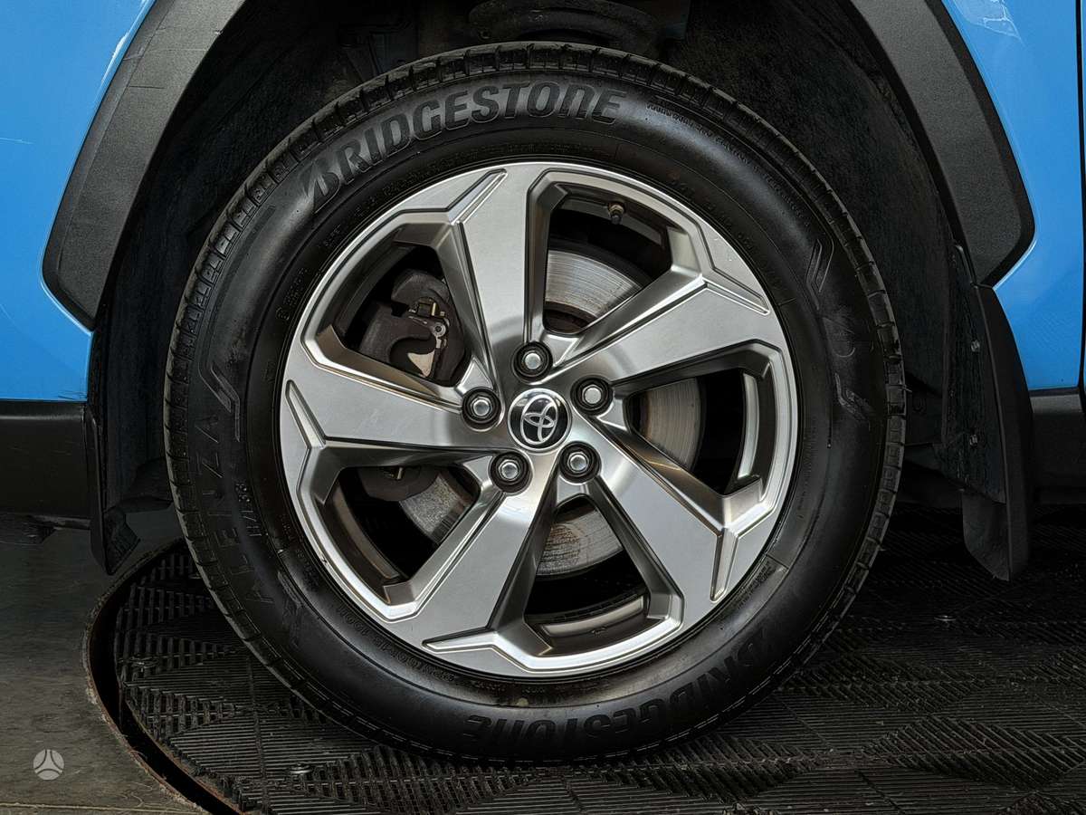 Toyota RAV4 - 7