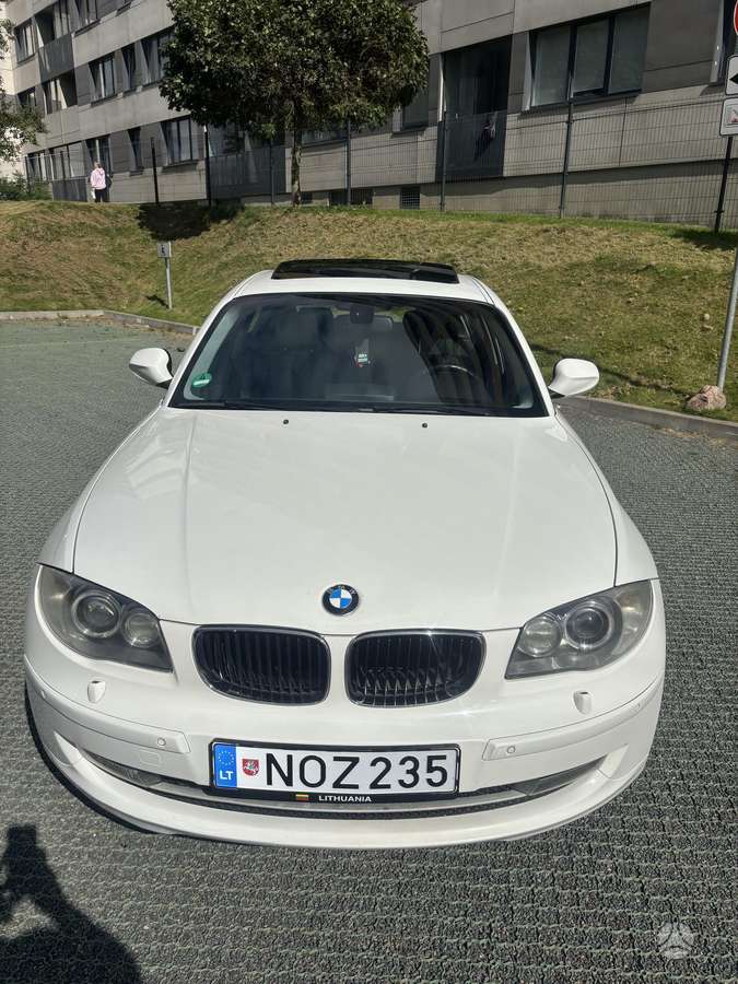 BMW 116, 2.0 l., hatchback