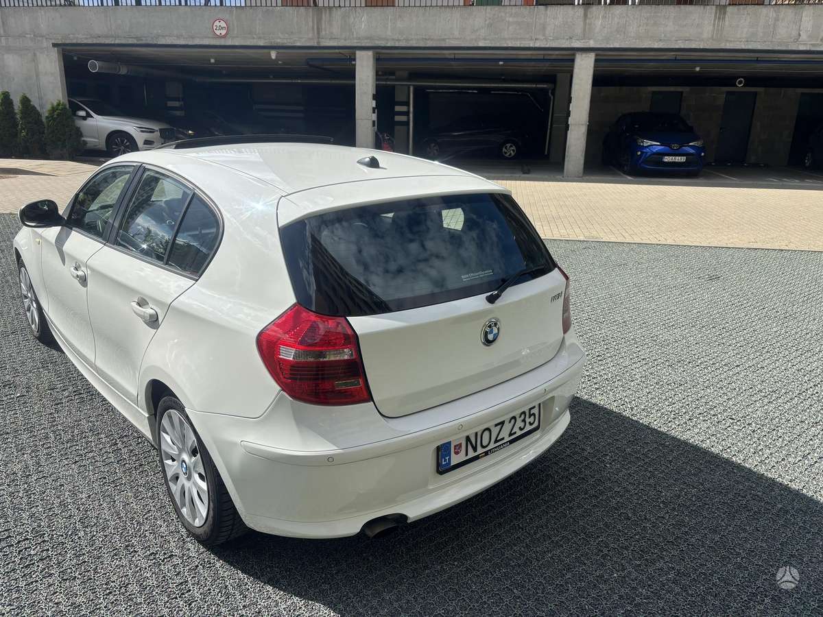 BMW 116, 2.0 l., hatchback