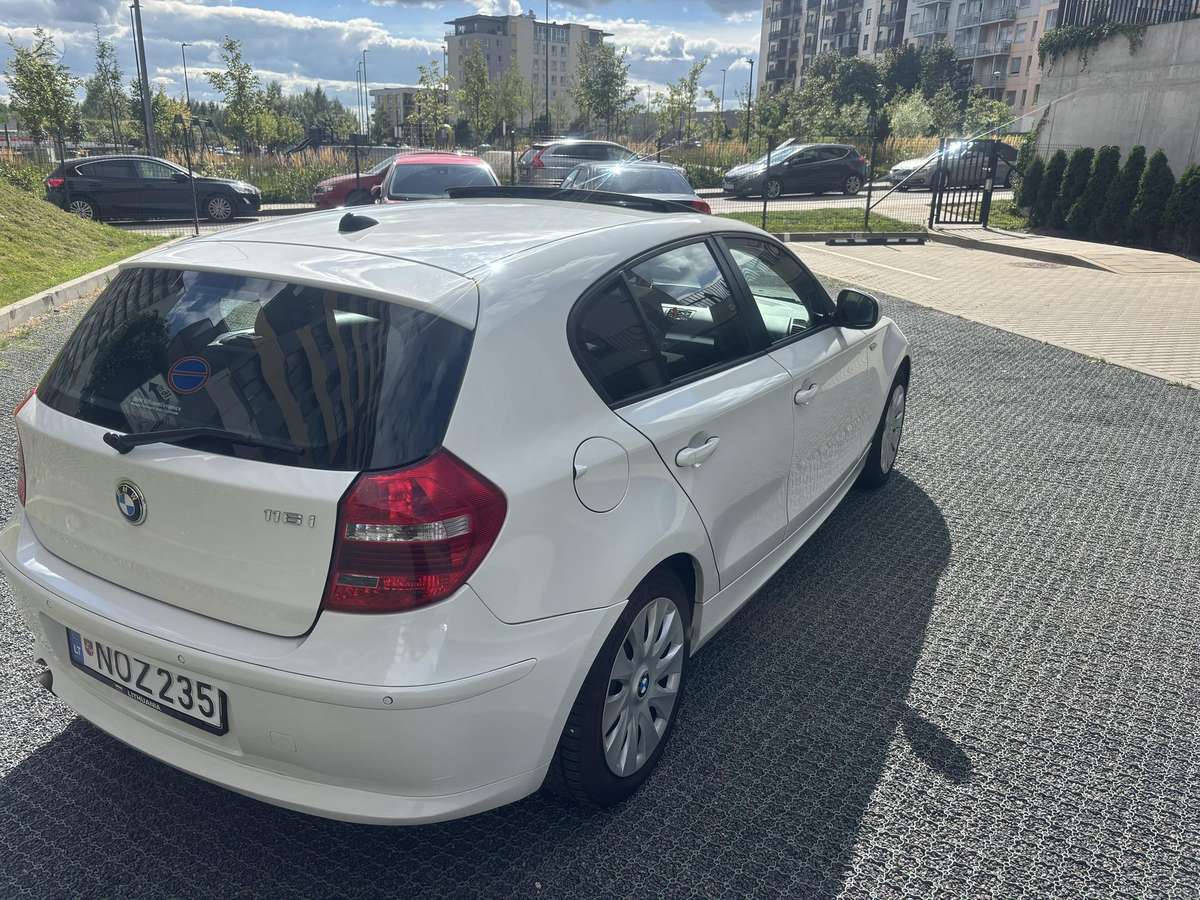 BMW 116, 2.0 l., hatchback