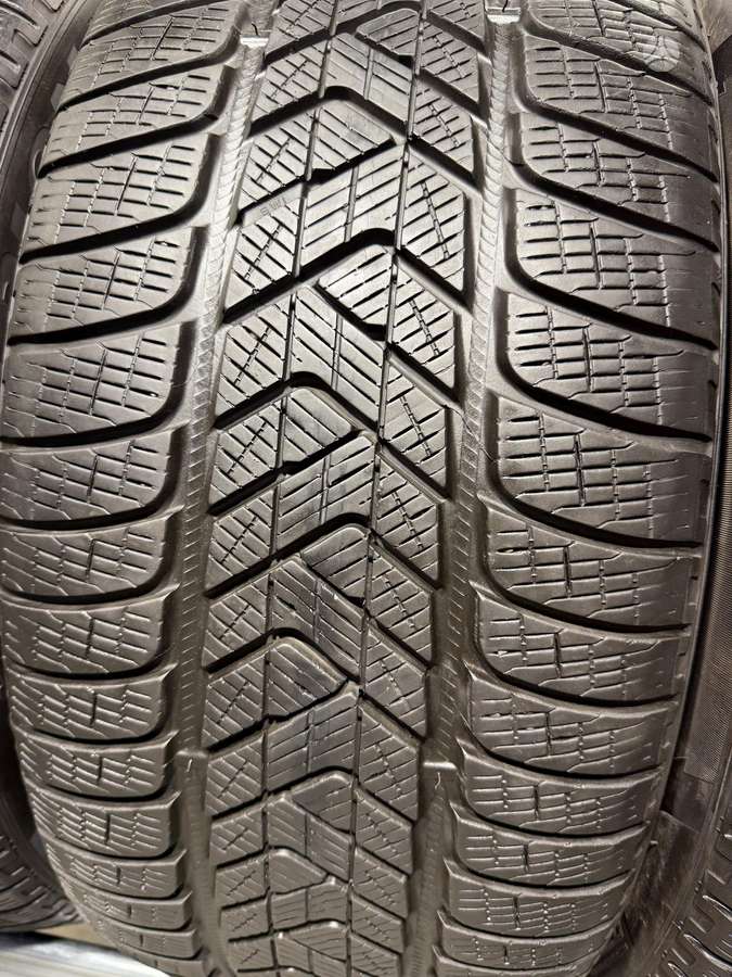 Pirelli ScorpionWinter, winter 275/40 R22
