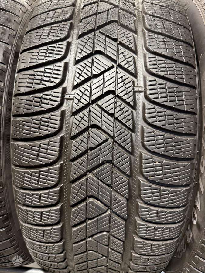Pirelli ScorpionWinter, winter 275/40 R22