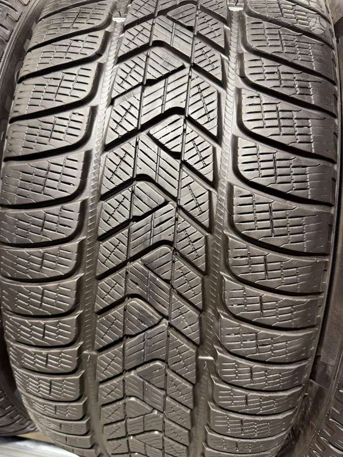 Pirelli ScorpionWinter, winter 275/40 R22