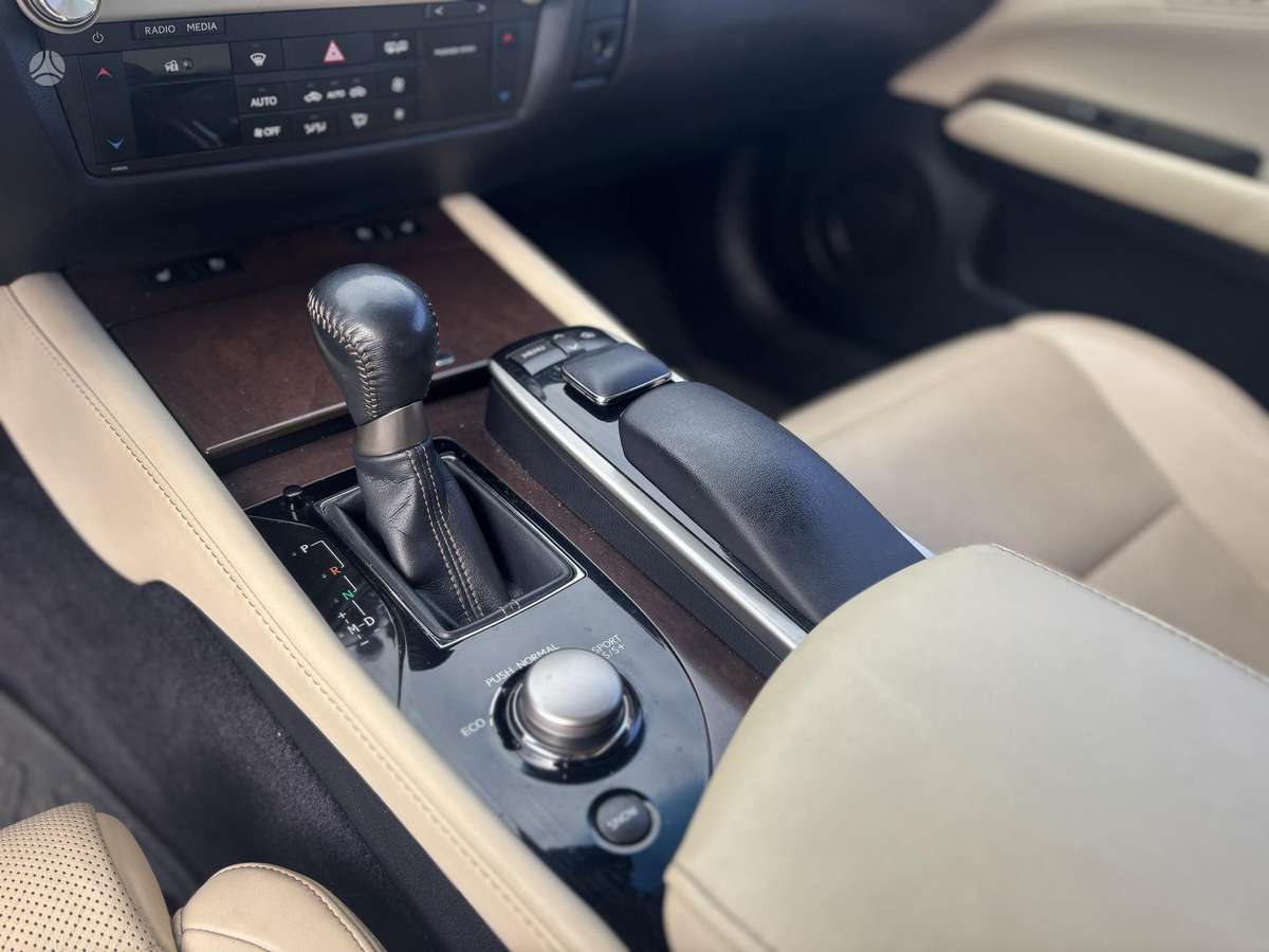 Lexus GS 250, 2.5 l., Седан