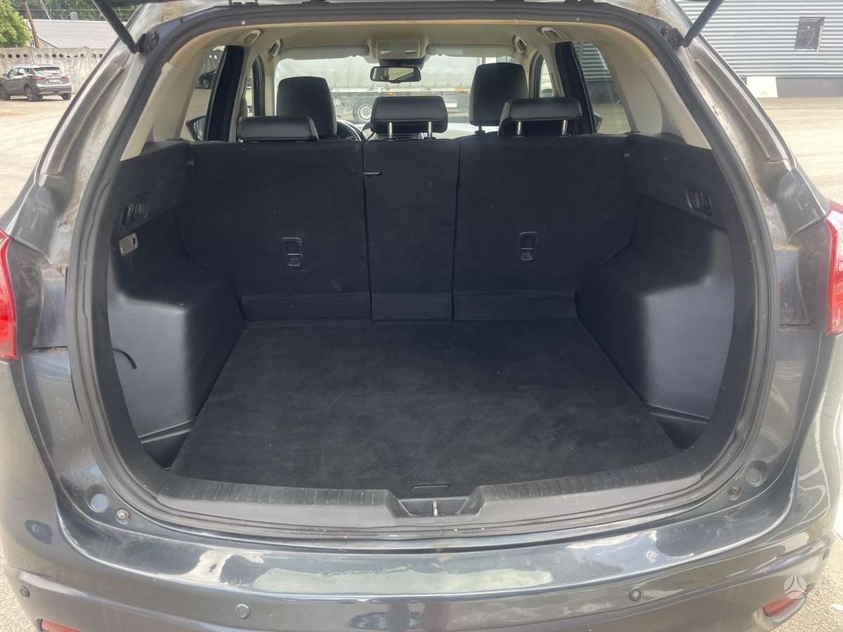 Mazda CX-5, 2.2 l., off-road / crossover