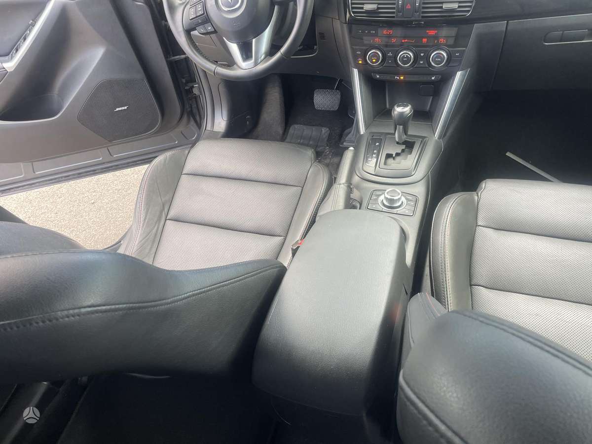 Mazda CX-5, 2.2 l., off-road / crossover