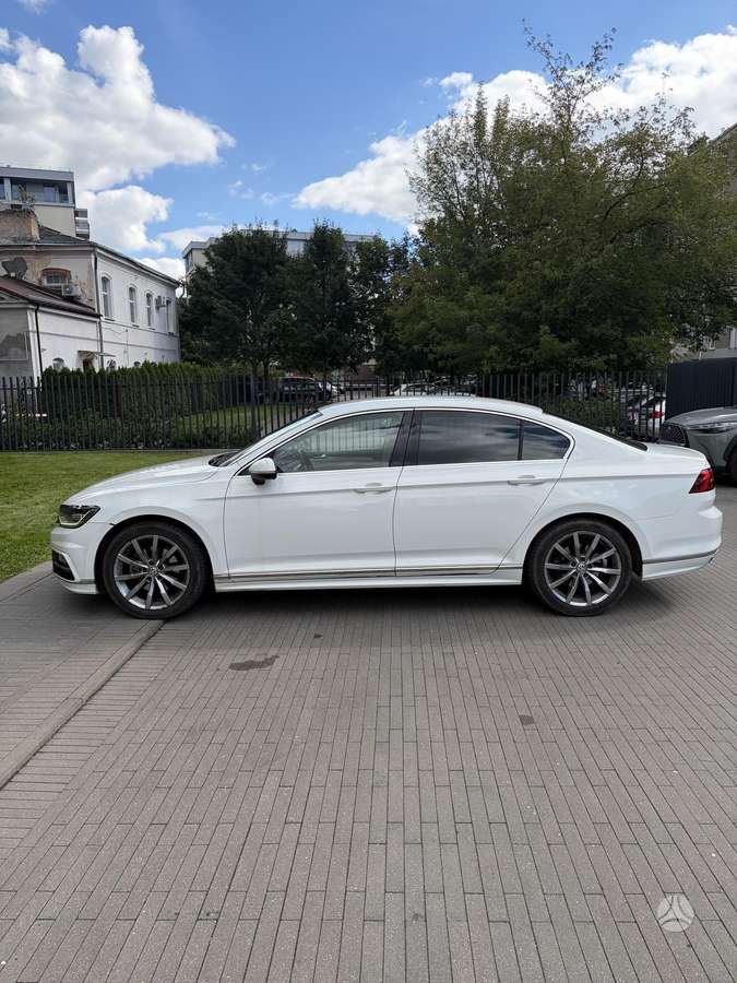 Volkswagen Passat - 4