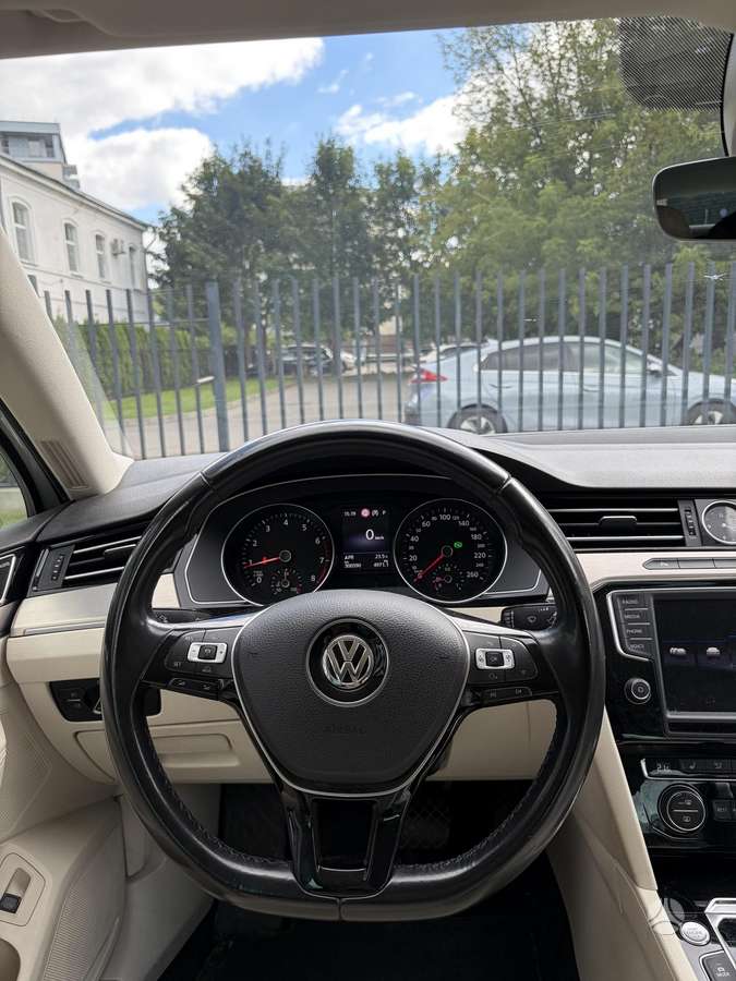 Volkswagen Passat - 7
