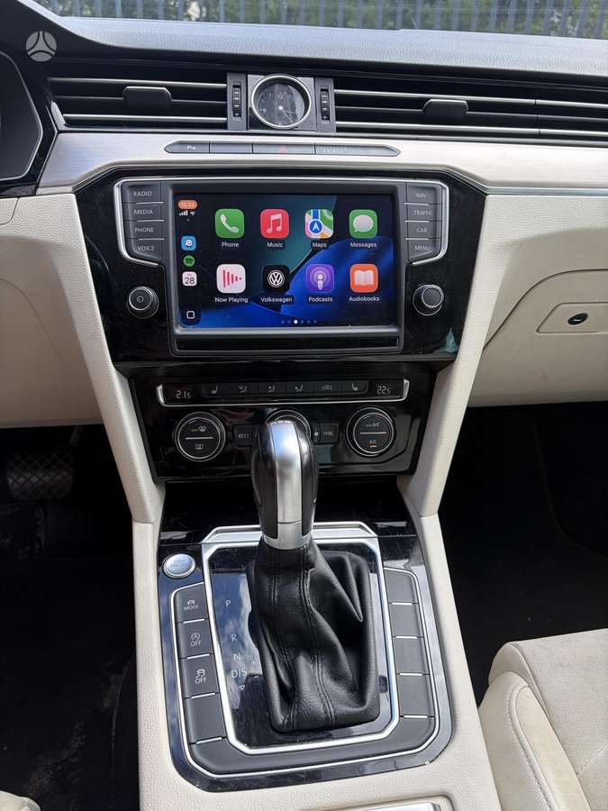 Volkswagen Passat - 8