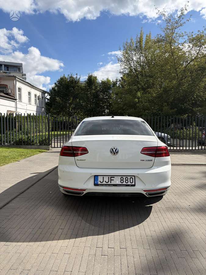 Volkswagen Passat - 3