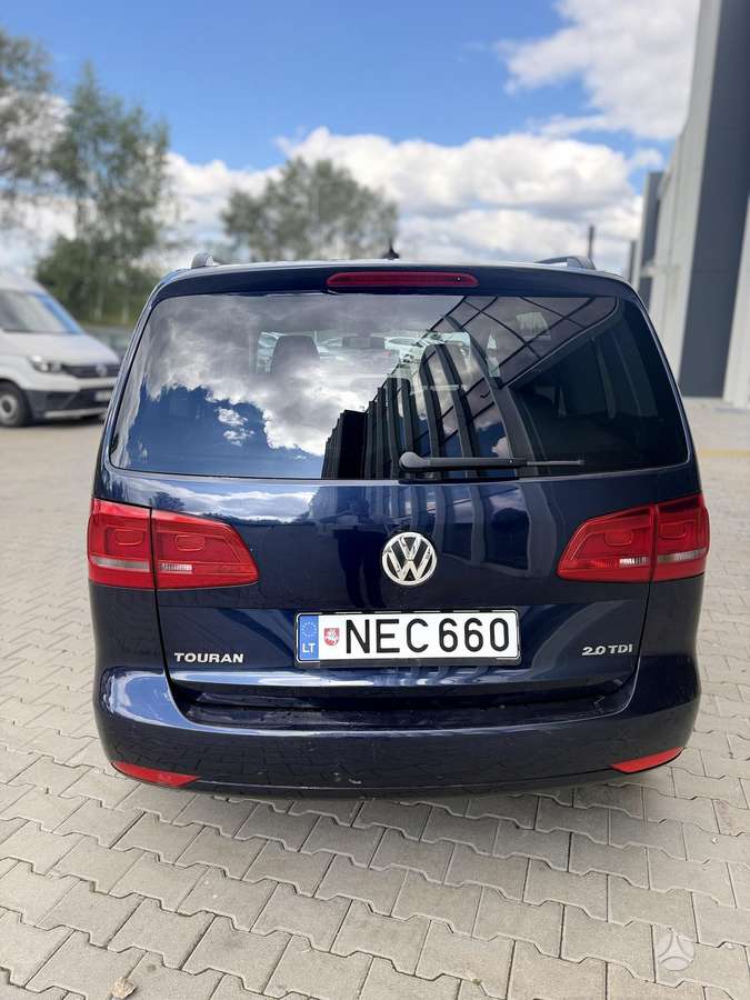 Volkswagen Touran - 4