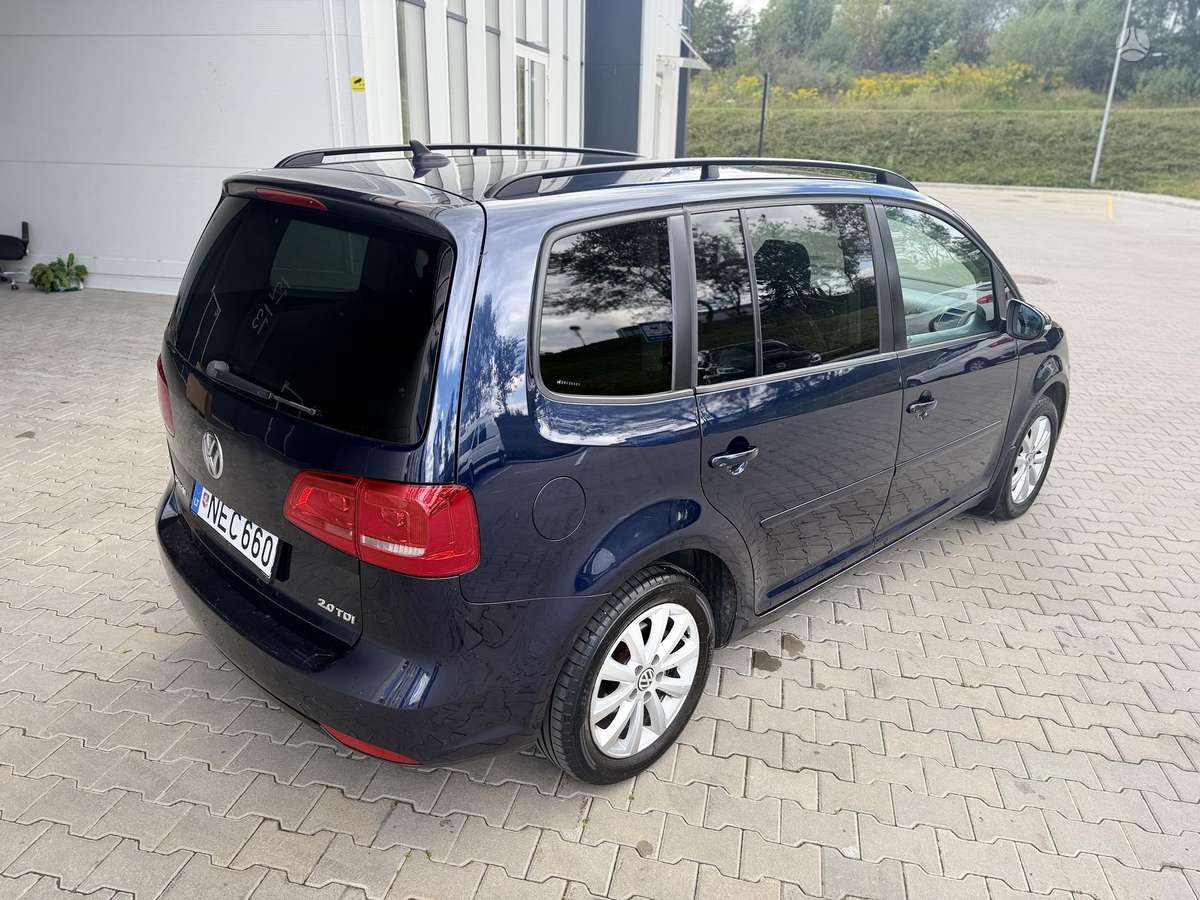Volkswagen Touran - 11