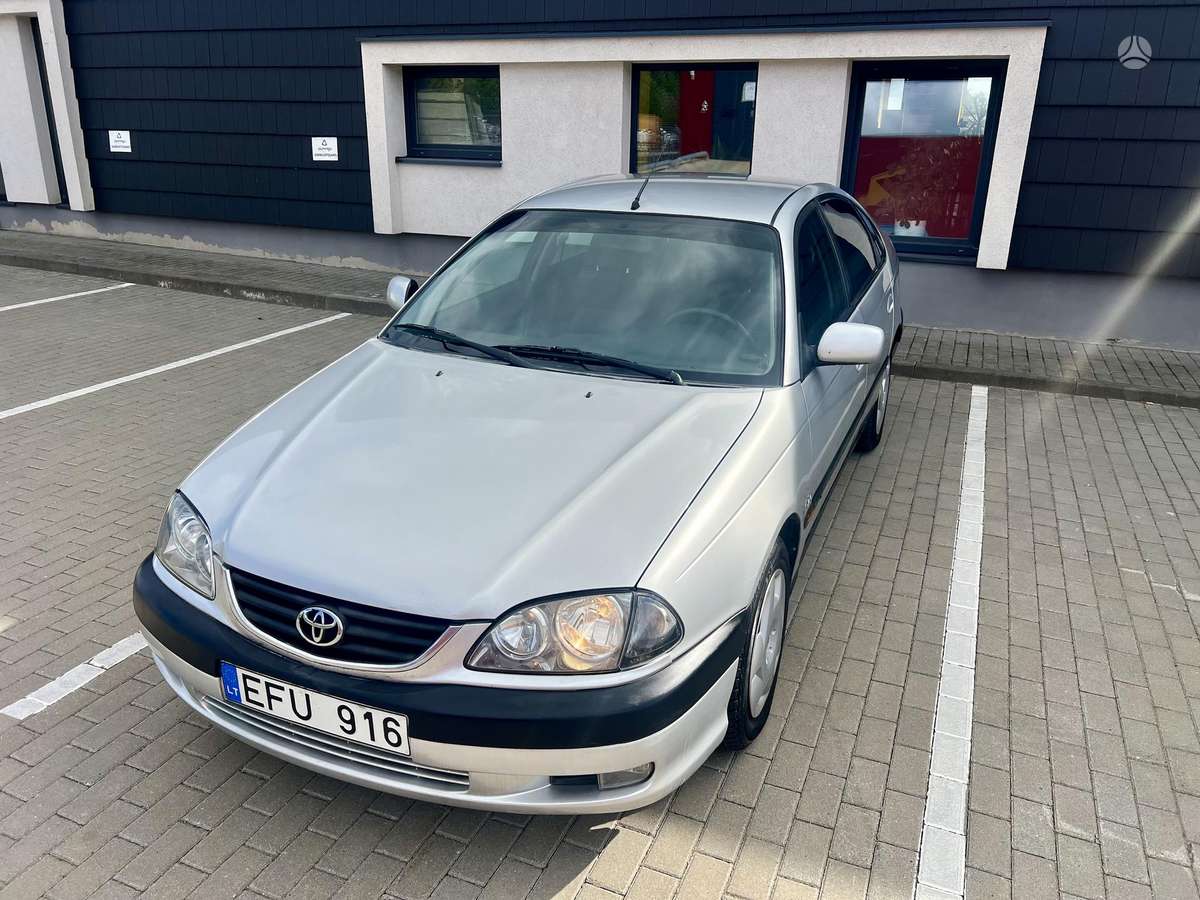 Toyota Avensis, 2.0 l., hatchback