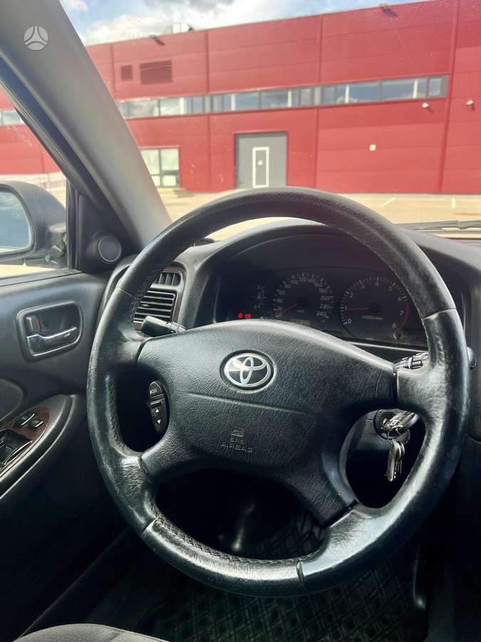 Toyota Avensis, 2.0 l., hatchback