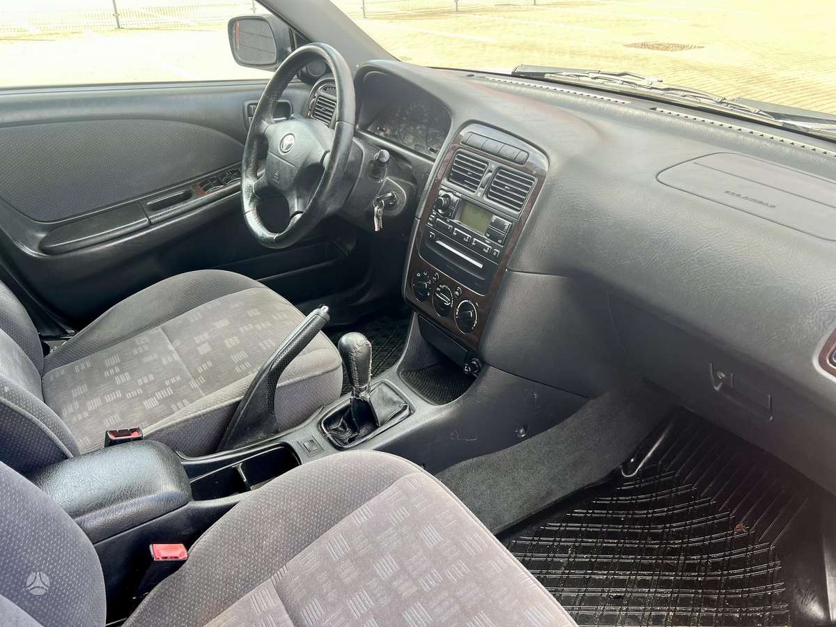 Toyota Avensis, 2.0 l., hatchback