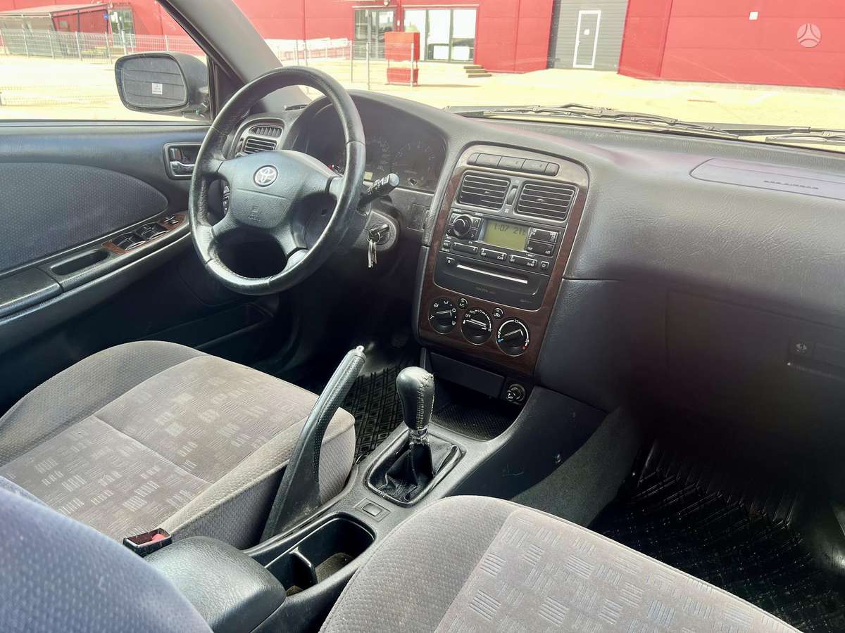 Toyota Avensis, 2.0 l., hatchback