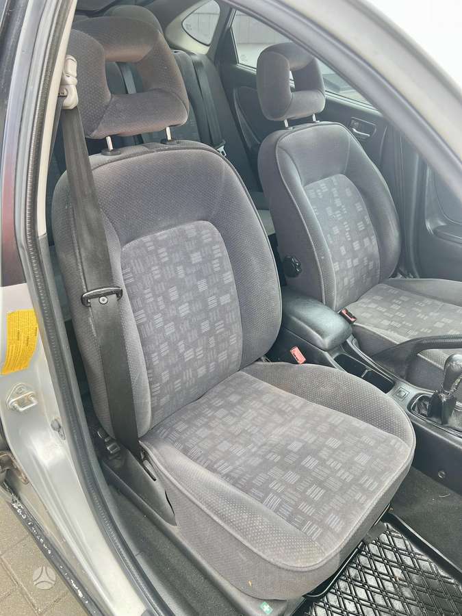 Toyota Avensis, 2.0 l., hatchback