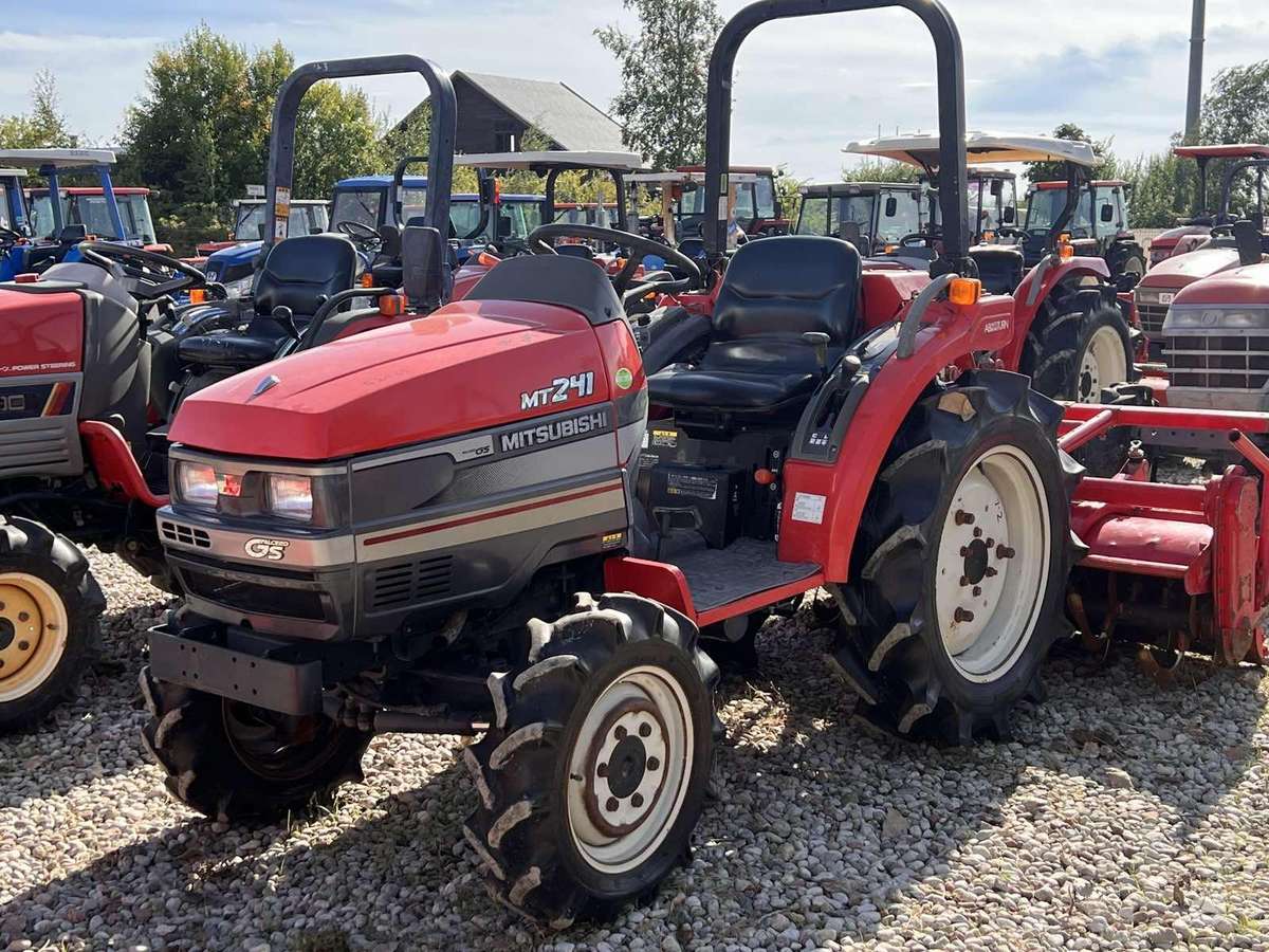 Kubota ĮVAIRIŲ MODELIŲ, tractors