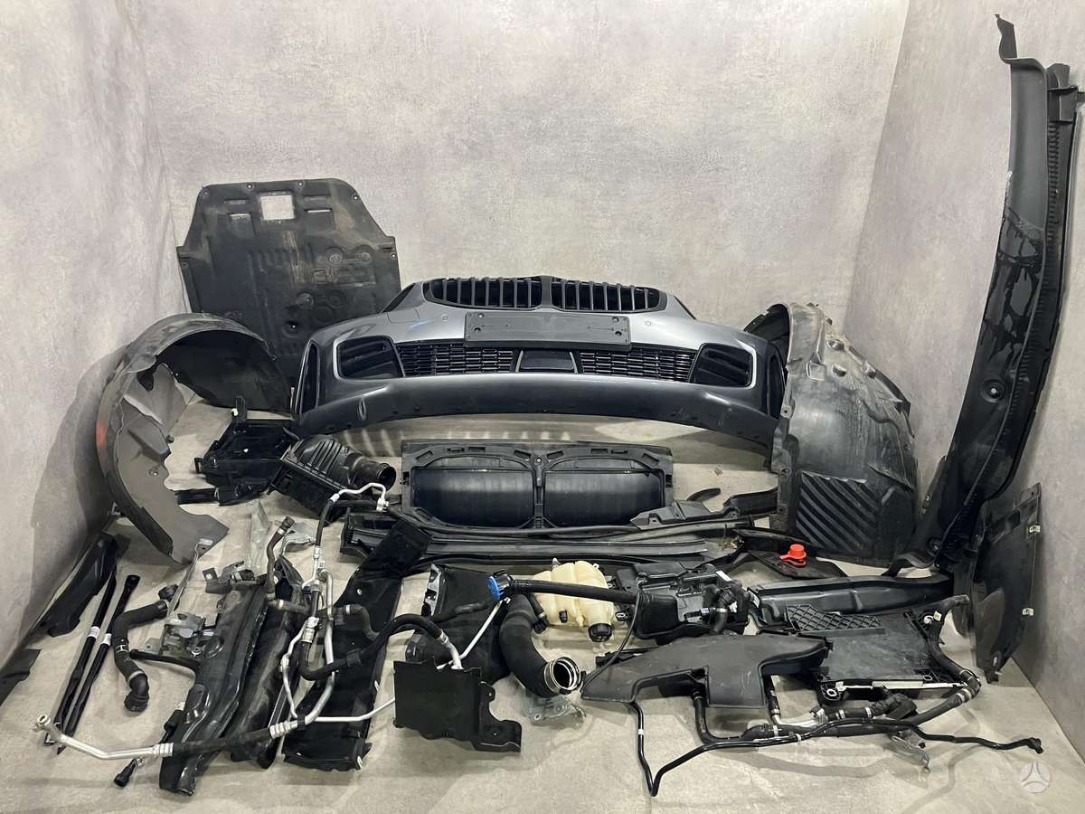 BMW 118 kėbulo dalys