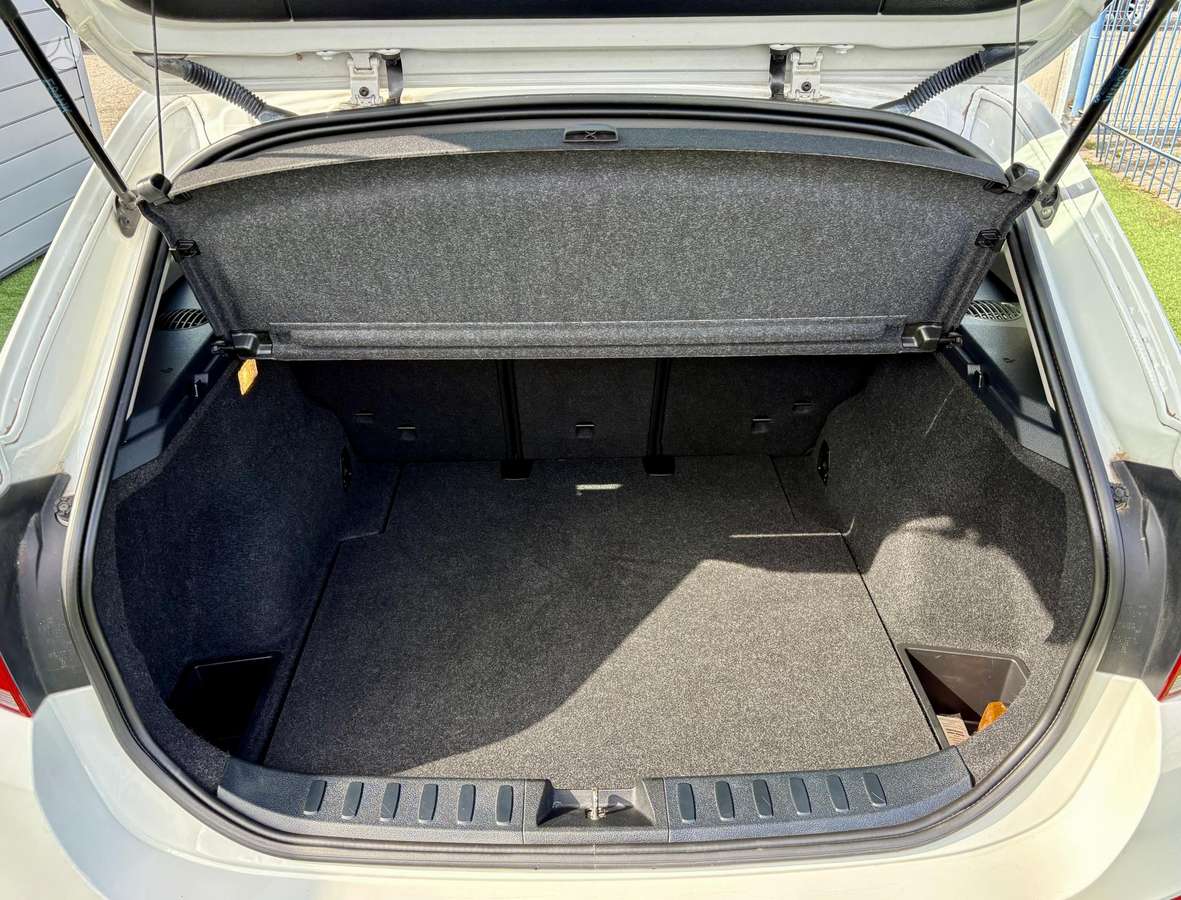 BMW X1, 2.0 l., Внедорожник / Кроссовер