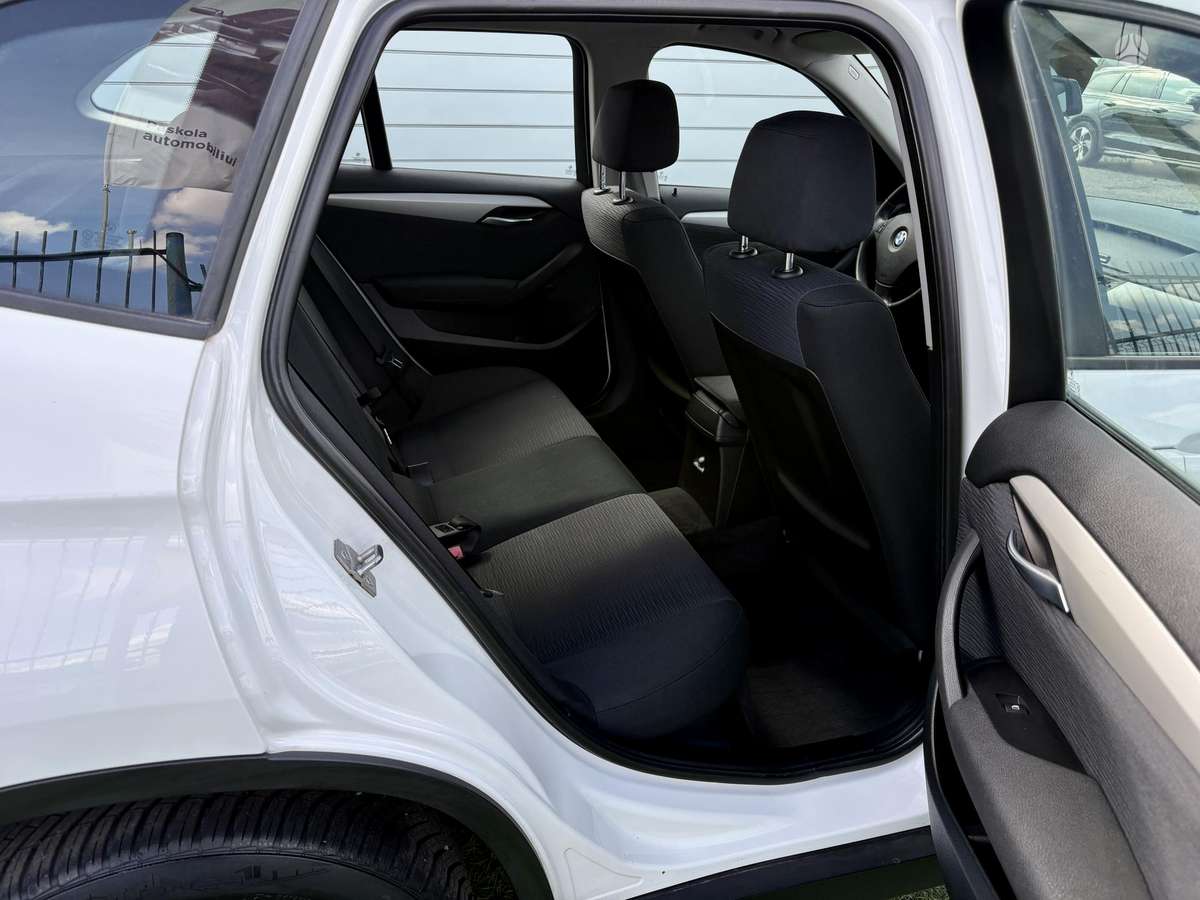 BMW X1, 2.0 l., Внедорожник / Кроссовер