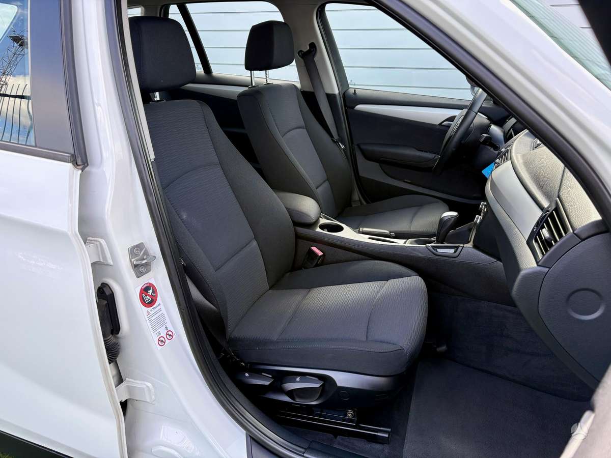BMW X1, 2.0 l., off-road / crossover