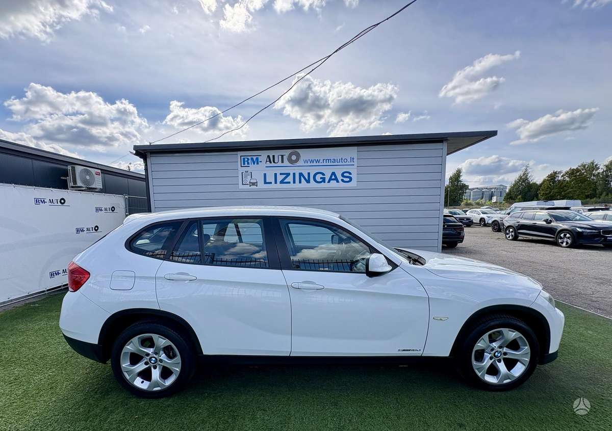 BMW X1, 2.0 l., off-road / crossover