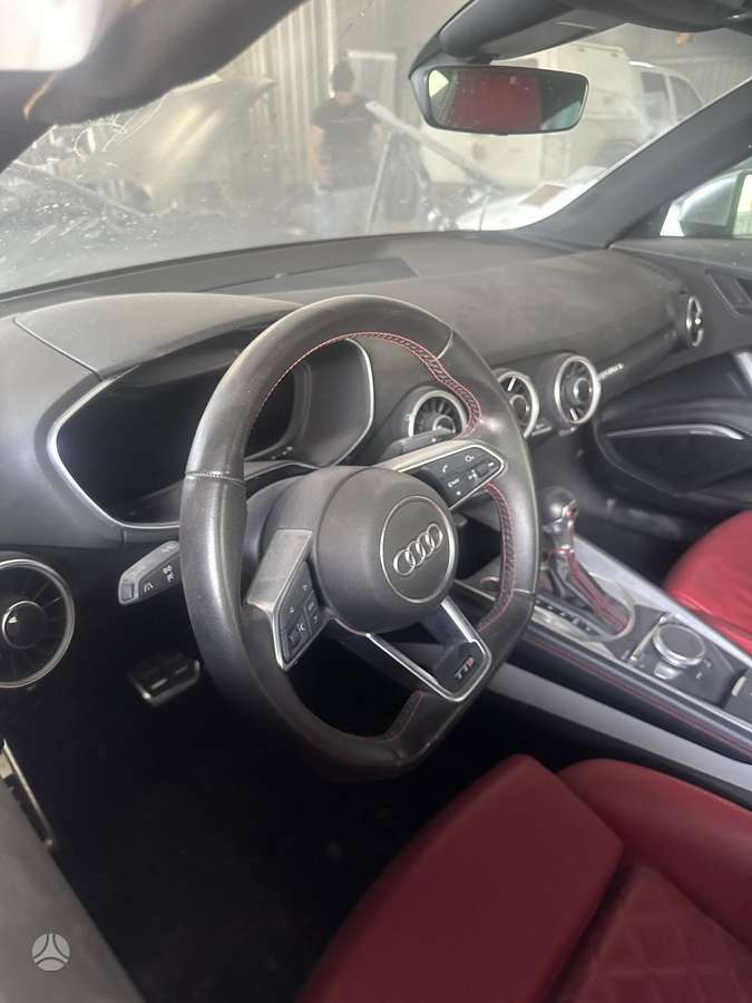 Audi TTS, hatchback