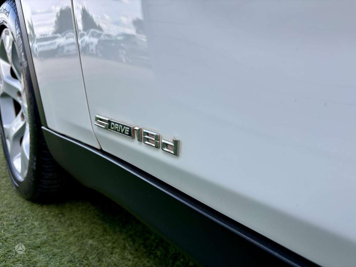 BMW X1, 2.0 l., off-road / crossover