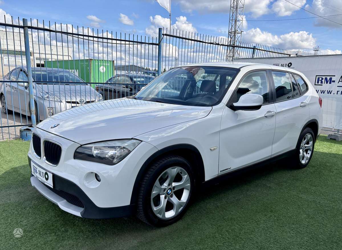 BMW X1, 2.0 l., off-road / crossover