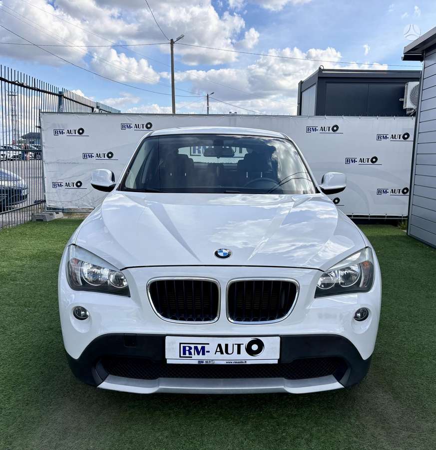 BMW X1, 2.0 l., off-road / crossover