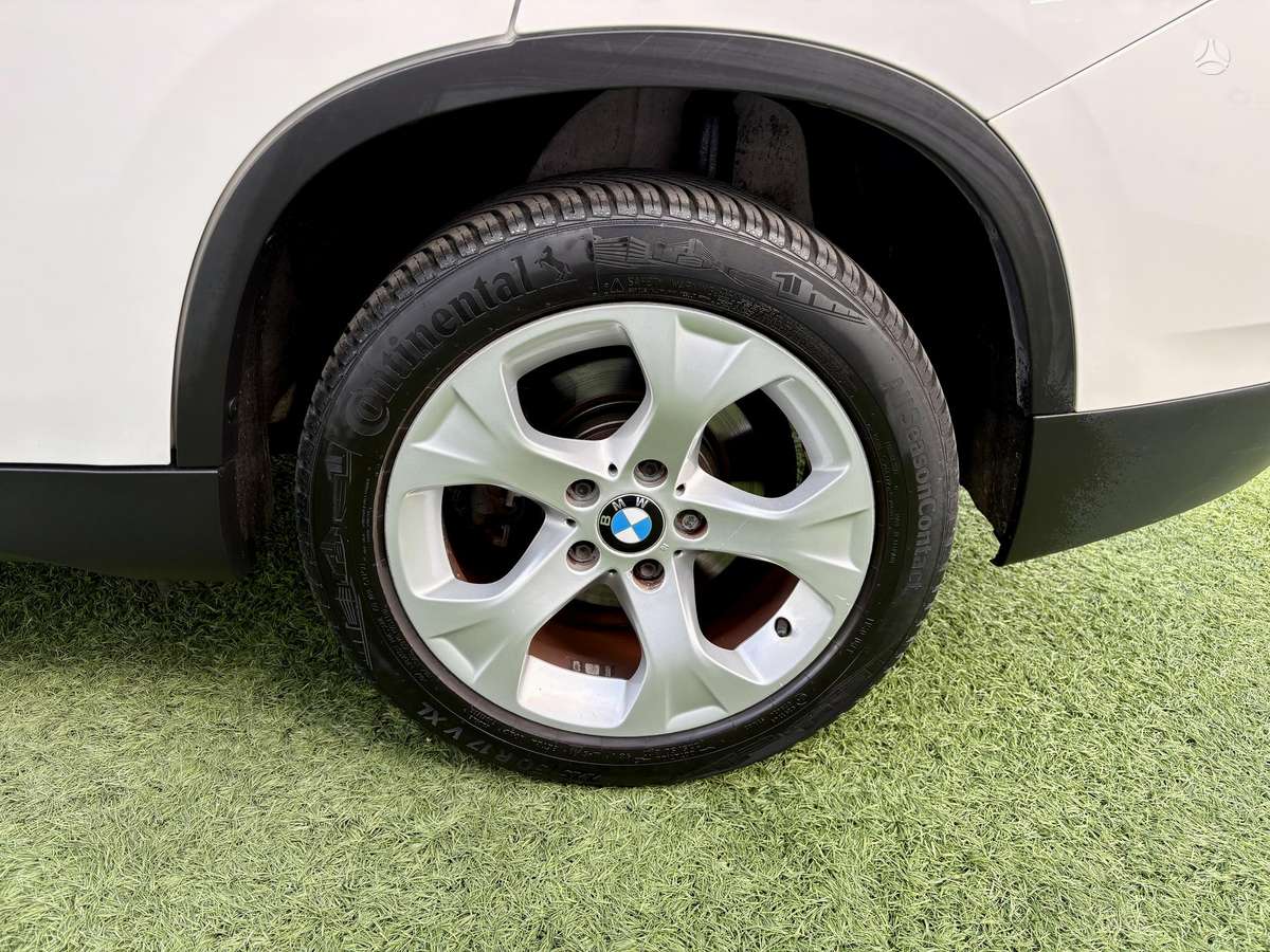 BMW X1, 2.0 l., Внедорожник / Кроссовер