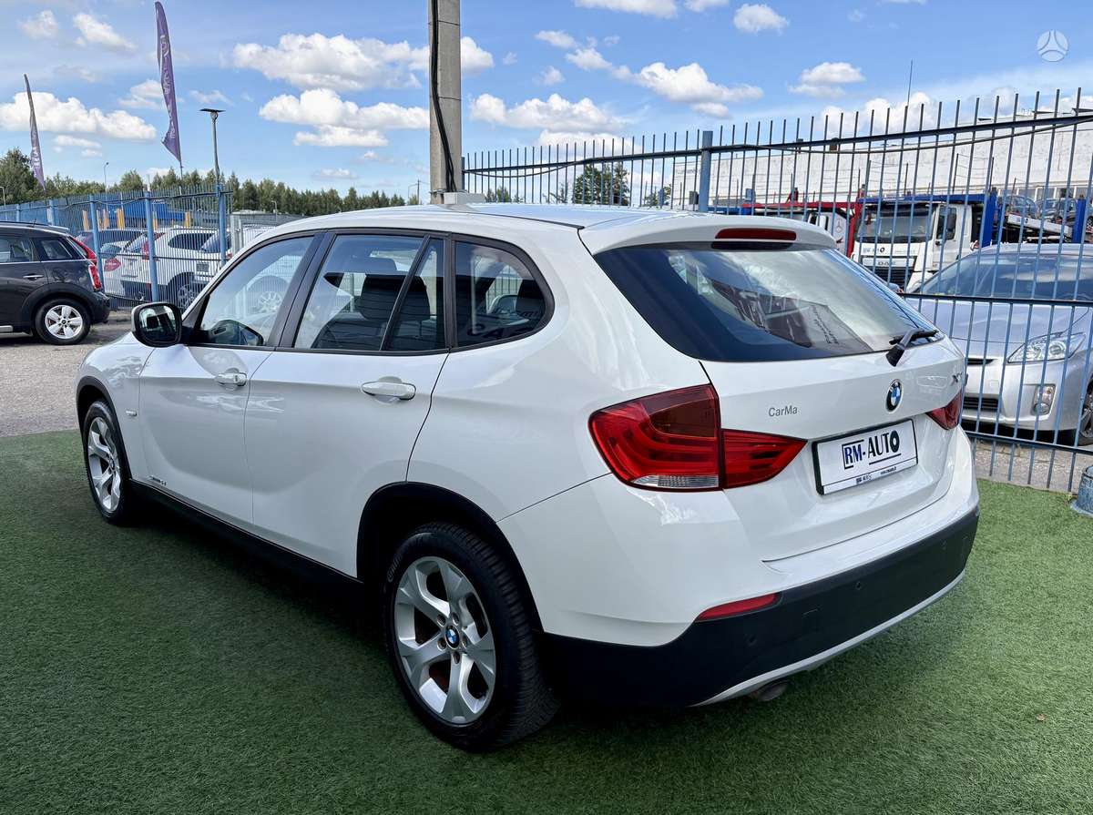BMW X1, 2.0 l., off-road / crossover